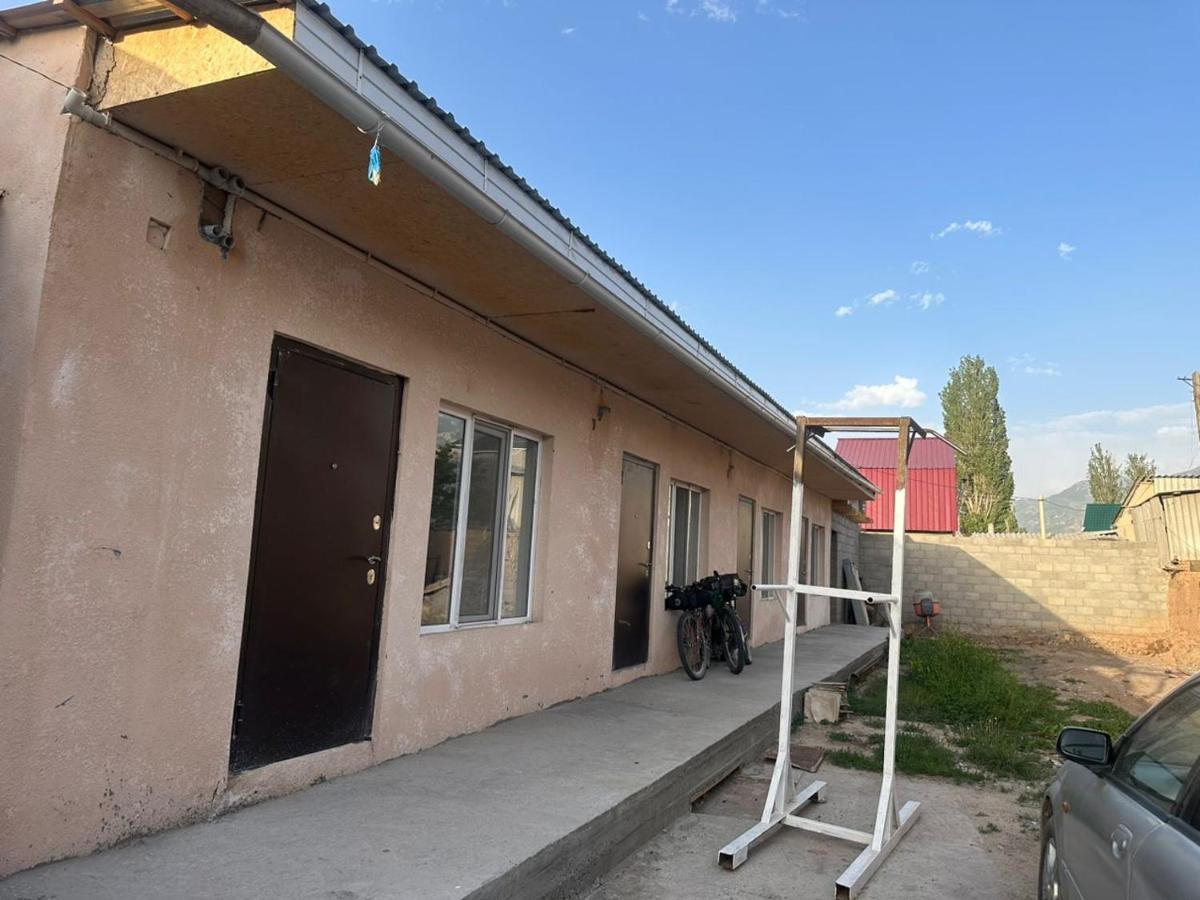 Pamko Panzió Naryn Kültér fotó