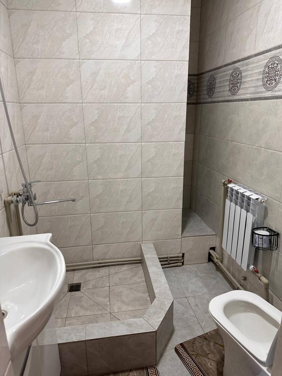 Pamko Panzió Naryn Kültér fotó
